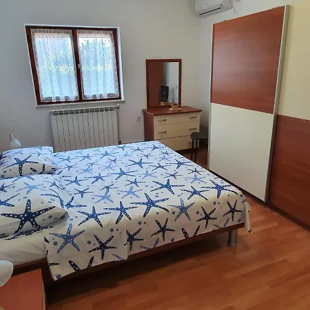 Apartment Apartment 