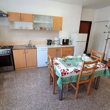 Apartment Apartment 