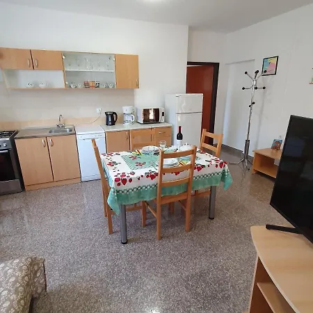 Apartment Apartment 